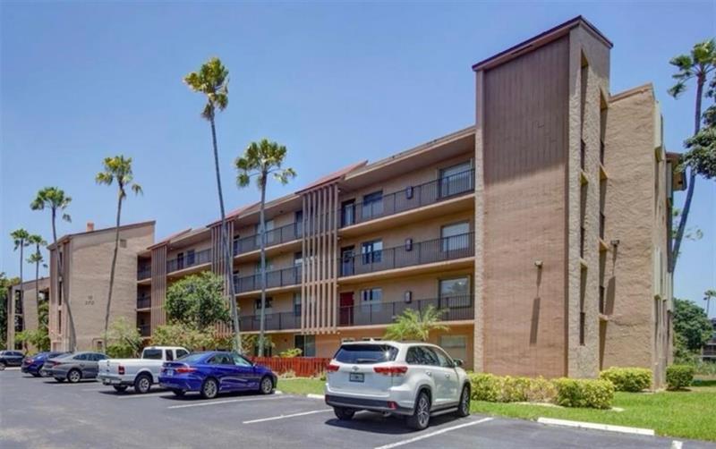 370 NW 76th Ave #202