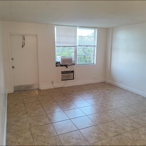 2457 E Commercial blvd