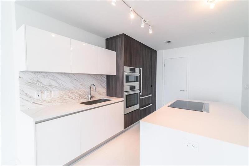 851 NE 1st Ave #3500