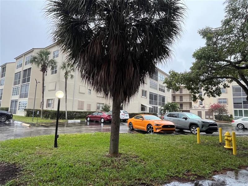 2871 BLD # H Somerset Dr APT 105 #105