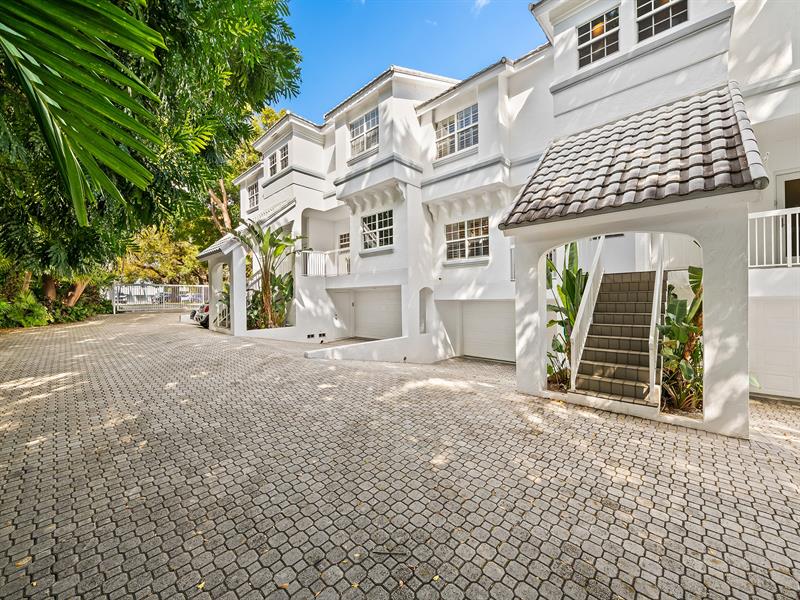 1705 E Las Olas Blvd #3