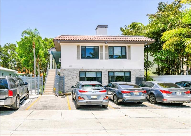 1605 E Broward Blvd #5