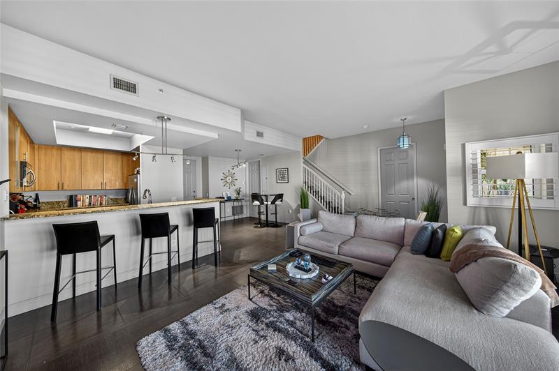 2633 NE 14th Ave #111