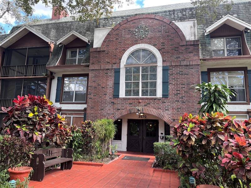 3670 N Inverrary Dr #1F