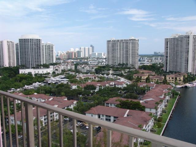 18151 NE 31st Ct #PH215