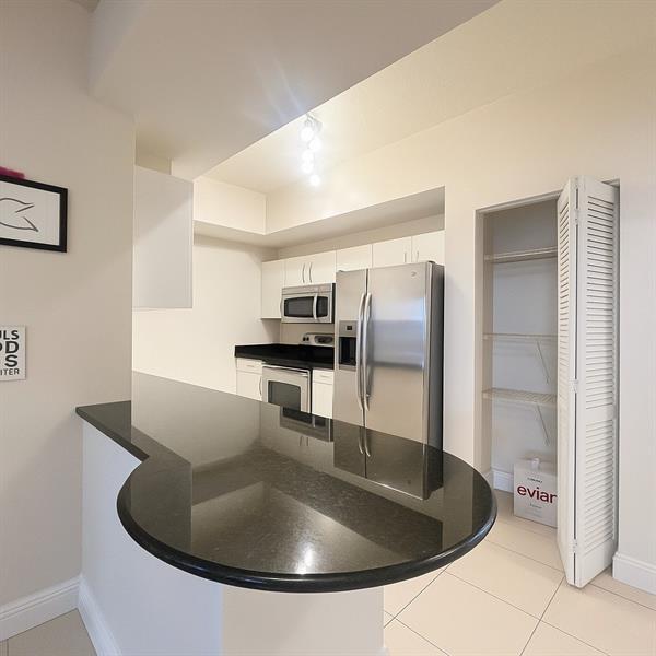 7280 SW 90th St #304