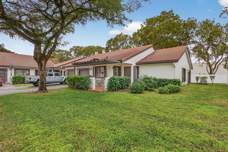 7157 Wisteria Way #7157