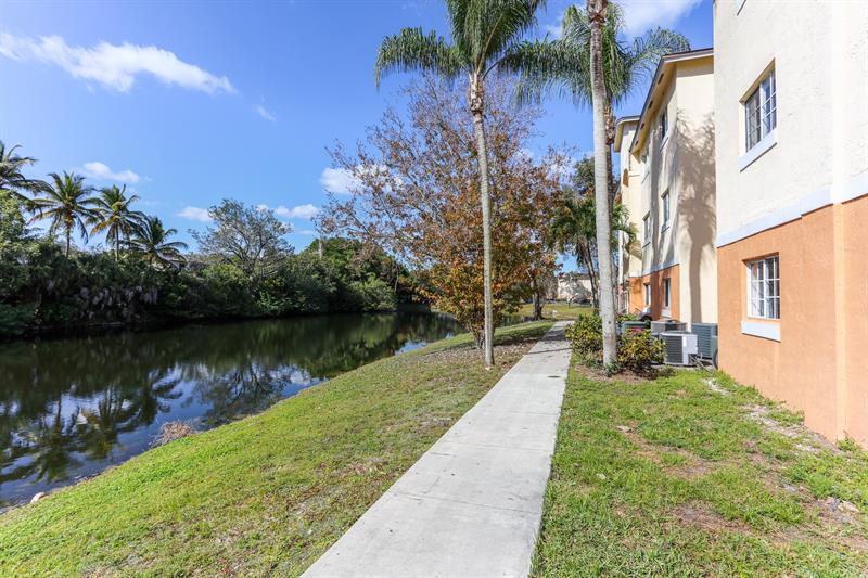 3680 N 56th Ave #806