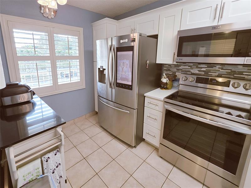 7145 Huntington Lane #208