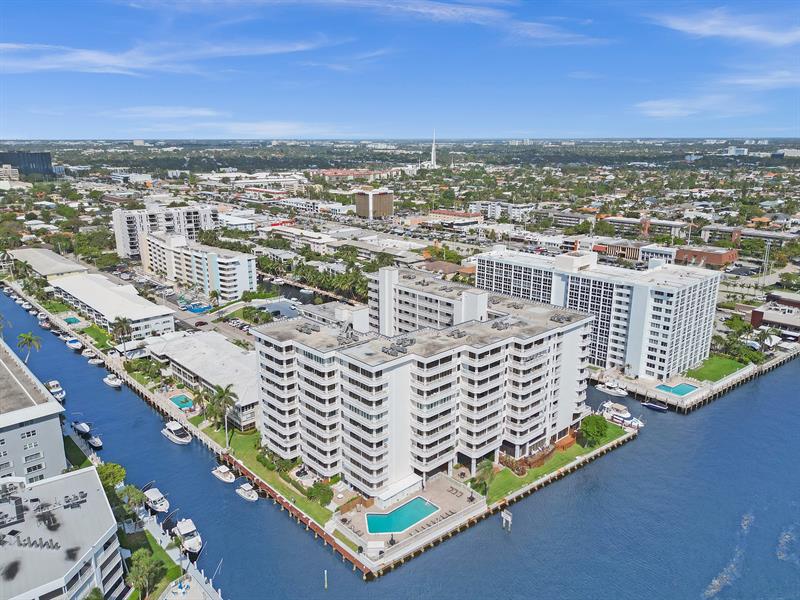 3100 NE 48th St #617