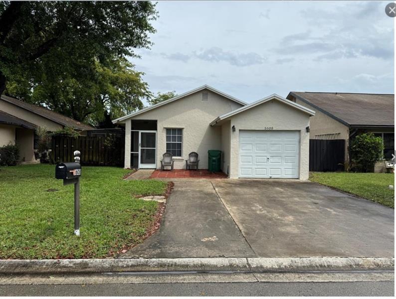 5608 SW 98th Way