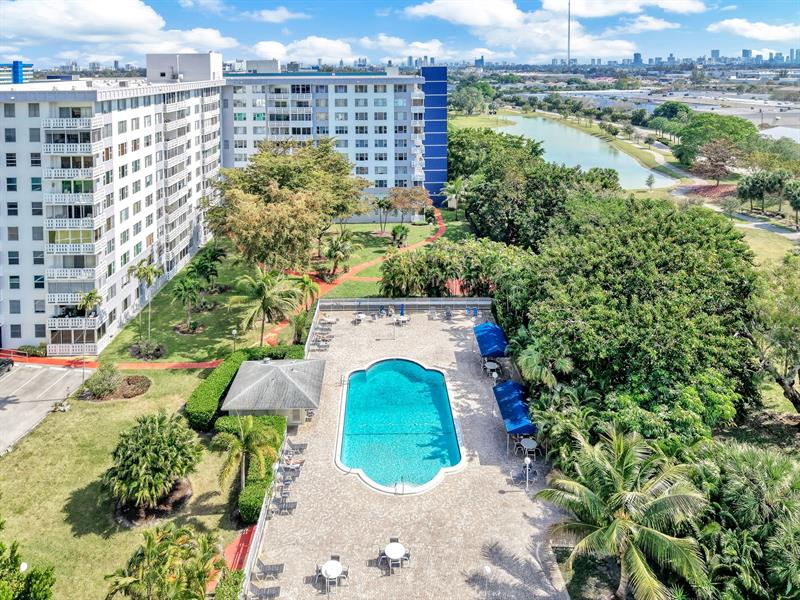 4400 Hillcrest Dr #605A