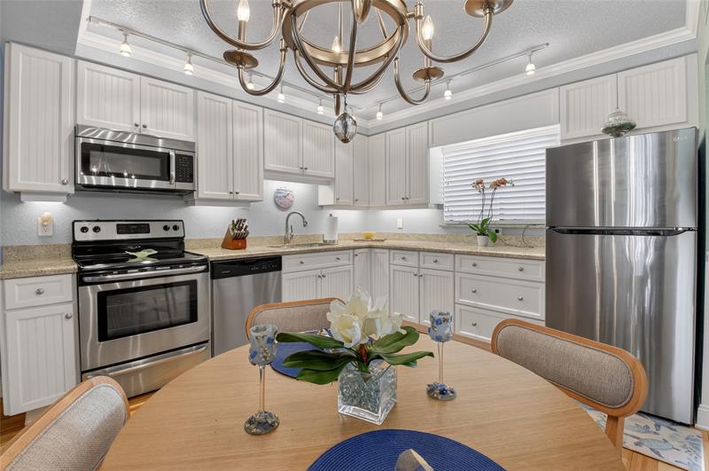 5250 Las Verdes Cir #313