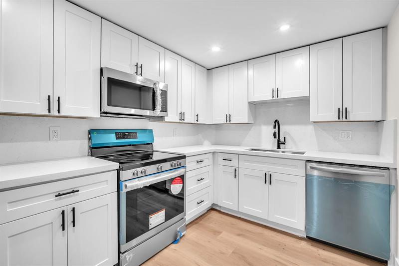 3900 N Hills Dr #414