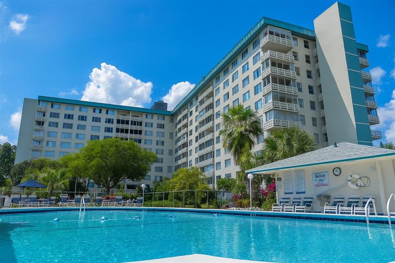 4330 Hillcrest Dr #420