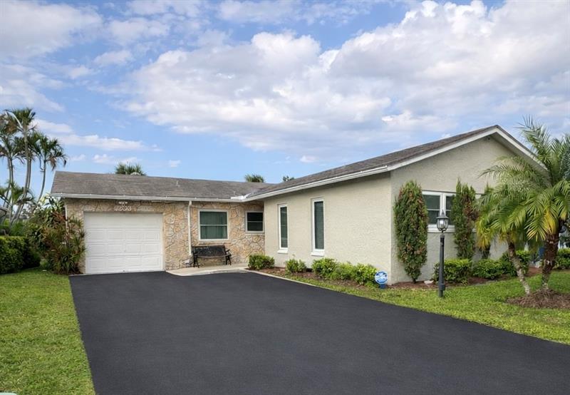 7203 Pine Manor Drive