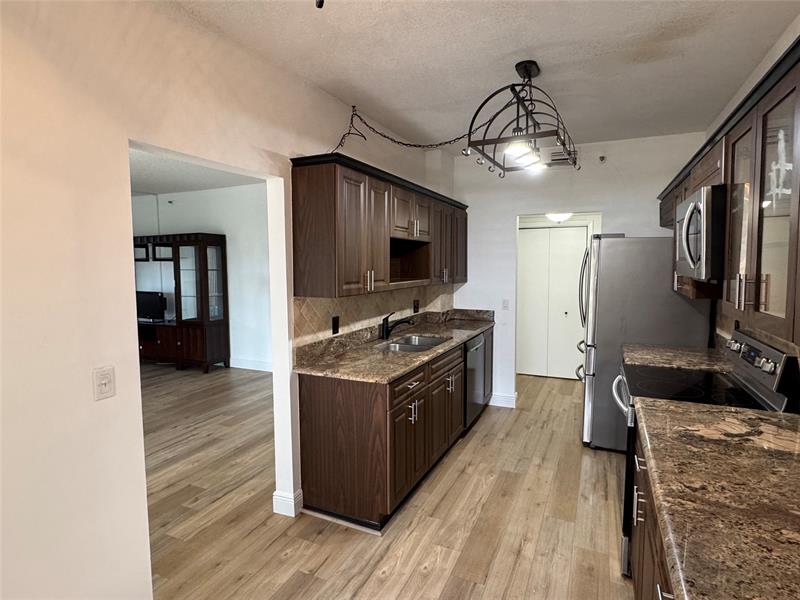 3850 Washington St #102