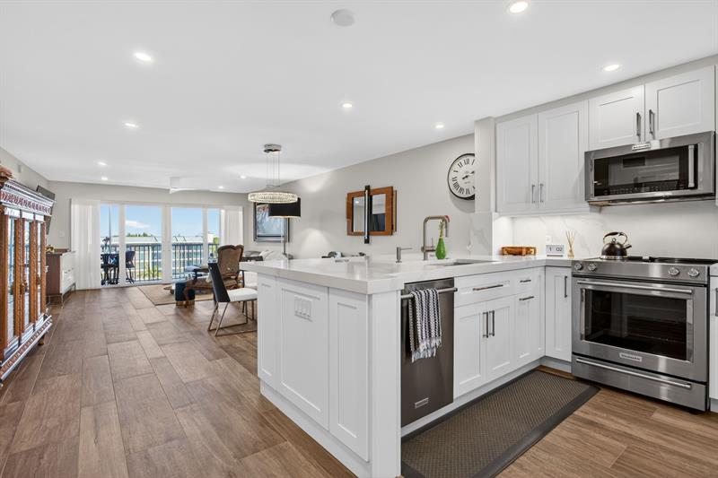 1523 E Hillsboro Blvd #734