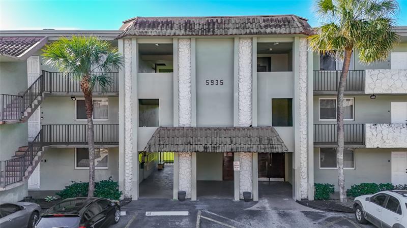5935 Del Lago Cir #108