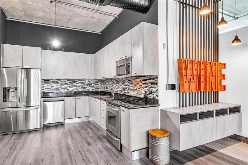 2100 E Van Buren St #203