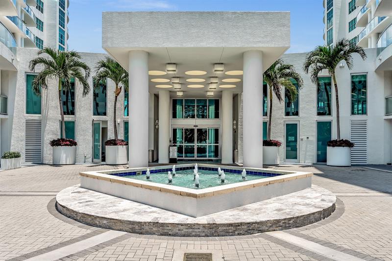 3131 NE 188th Street #2-1201