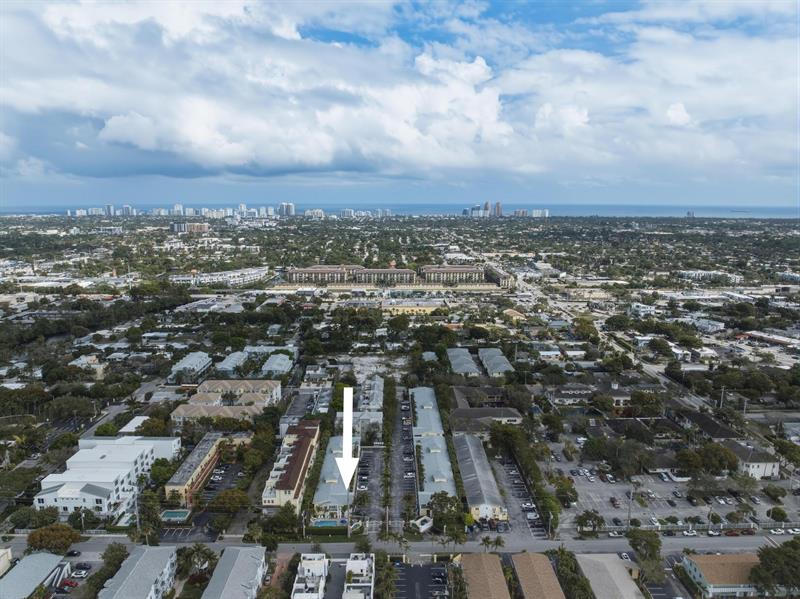 2660 NE 8TH AVE #102