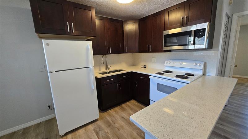 416 Lakeside Dr #216