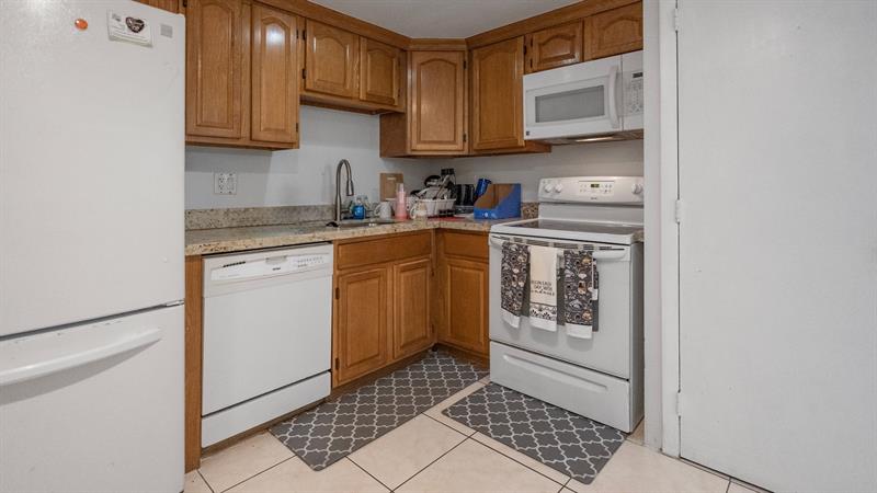 4156 Inverrary Dr #409