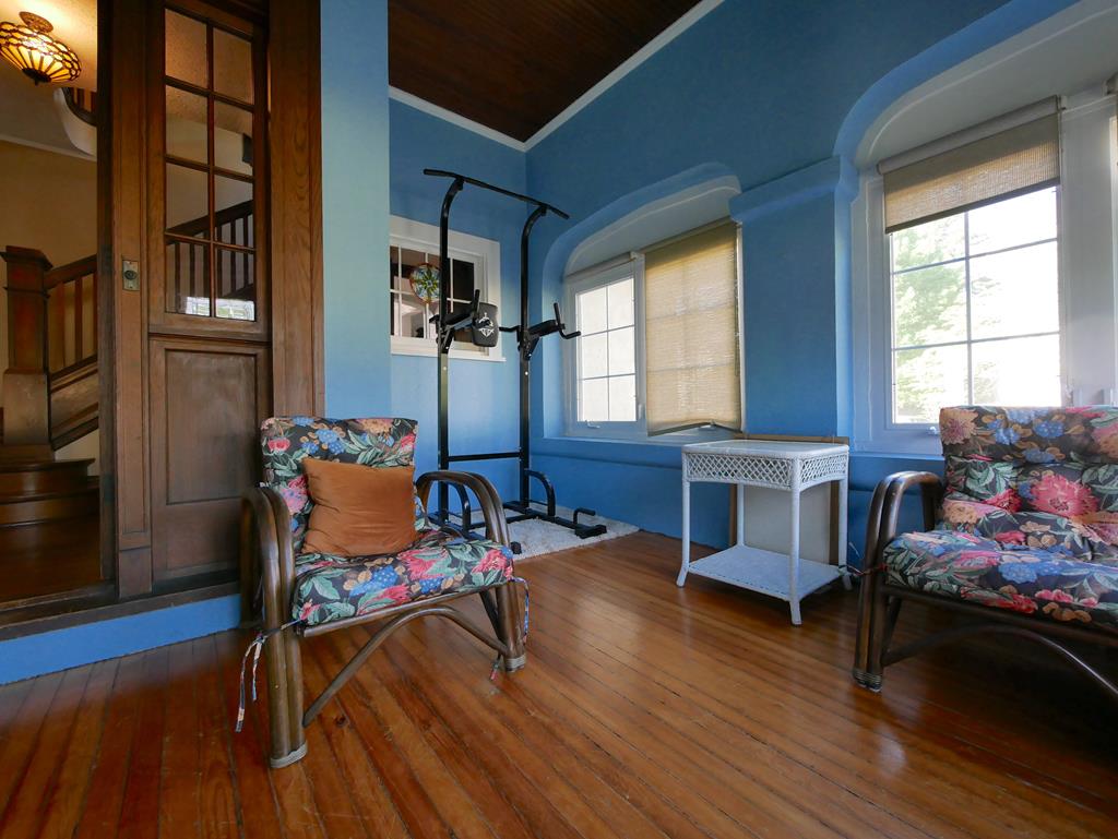 Gallery Image 13