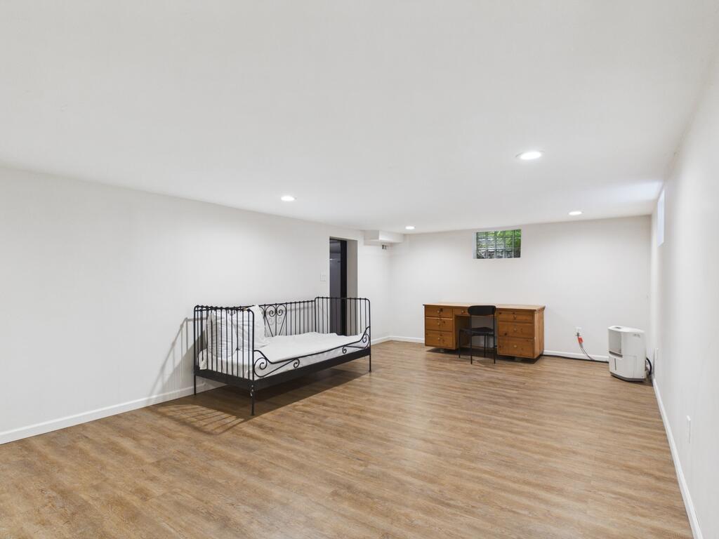 Gallery Image 57