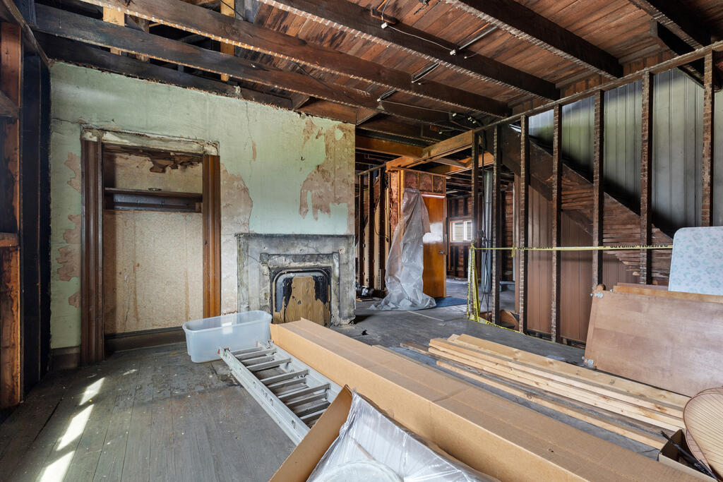 Gallery Image 16