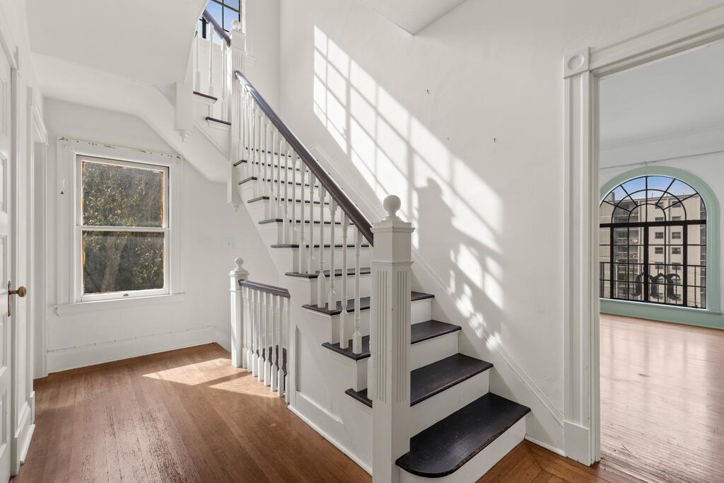 Gallery Image 15