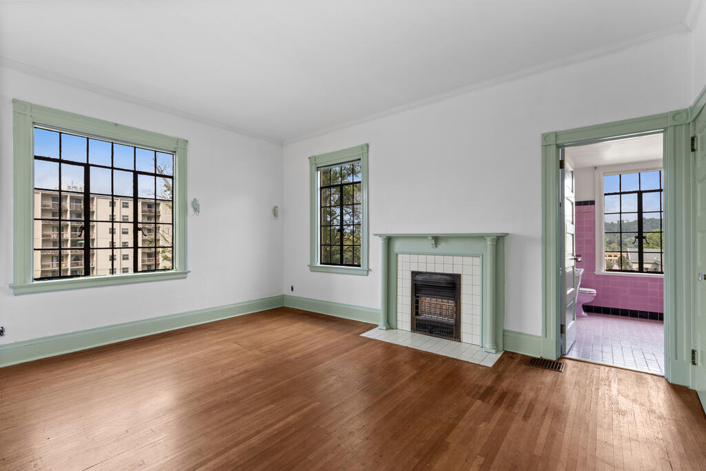 Gallery Image 18