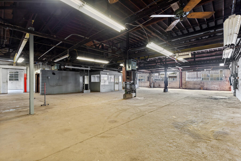 Gallery Image 15