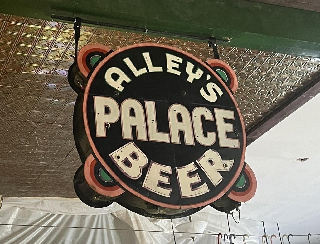 Alley's Palace | Missouri River Country
