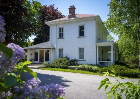 122 Lakeshore Road E, The Blue Mountains<span class='property-location-view'></span>