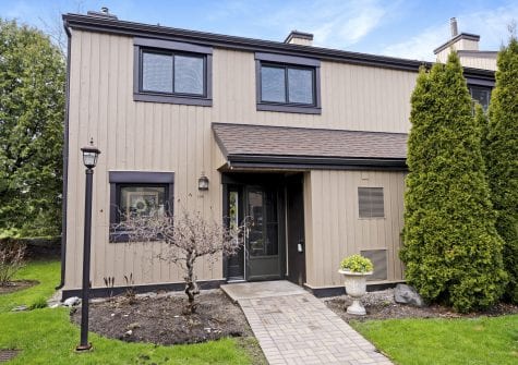 154 Escarpment Crescent, Collingwood<span class='property-location-view'></span>