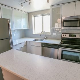 Photo Gallery for Unit 600-305