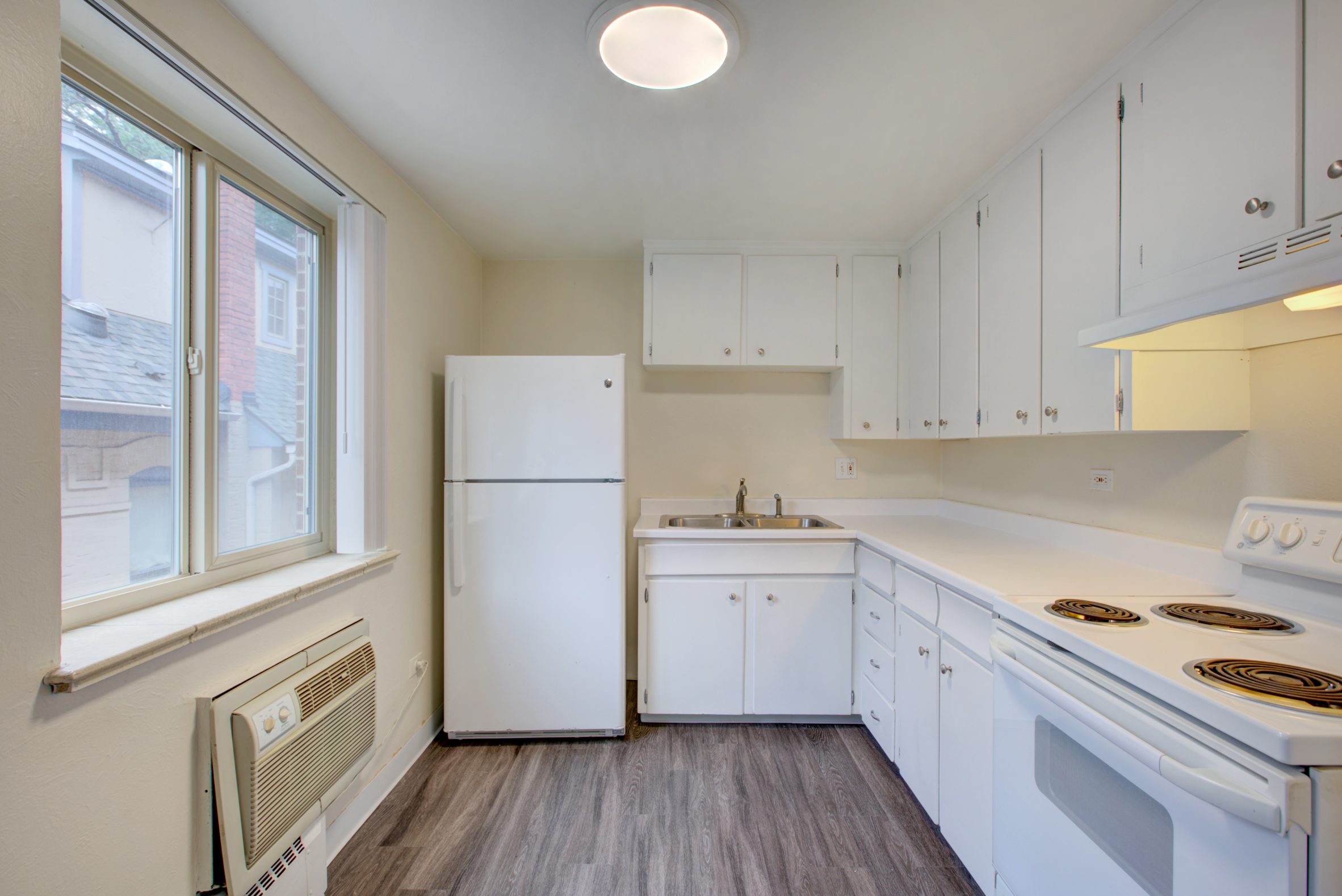 Stratford Apts Cornerstone Apartments