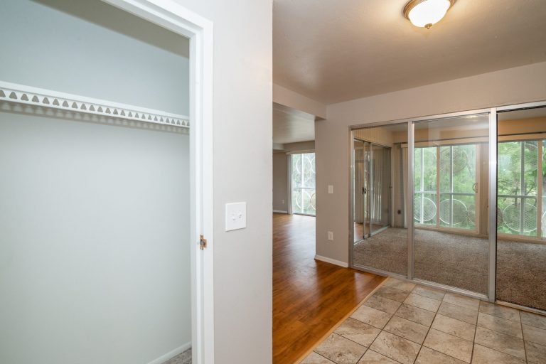 Country Club Gardens Cornerstone Apartments