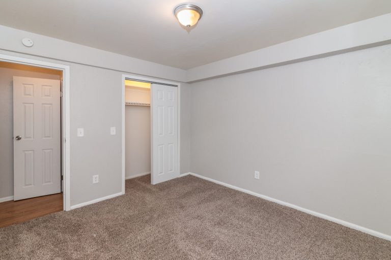 Country Club Gardens Cornerstone Apartments