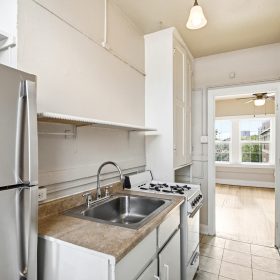 Photo Gallery for Unit 18