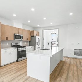 Photo Gallery for Unit 4105-1
