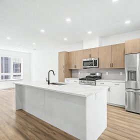 Photo Gallery for Unit 4105-2