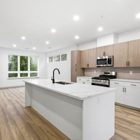 Photo Gallery for Unit 4105-6