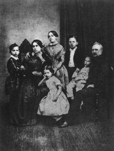 640px-Tchaikovskys_family_in_1848_From_left_to_right_sitting_Alexandra_Andreevna_Tchaikovska_Alexandra_Ippolit_Ilya_Petrovitch_Tchai_Family_2