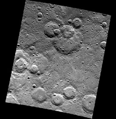 Image of the surface of Mercury taken from Mariner 10. Large craters, with many overlapping one upon the other, cover the surface of this 400 km wide scene.