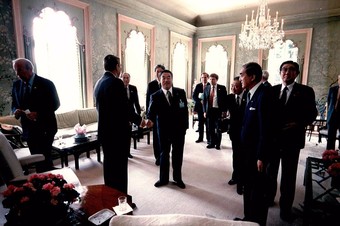Ronald Reagan greeting Japanese leaders, including Prime Minister Yasuhiro Nakasone, Foreign Minister Abe, and Finance Minister Takashita, in London in 1984