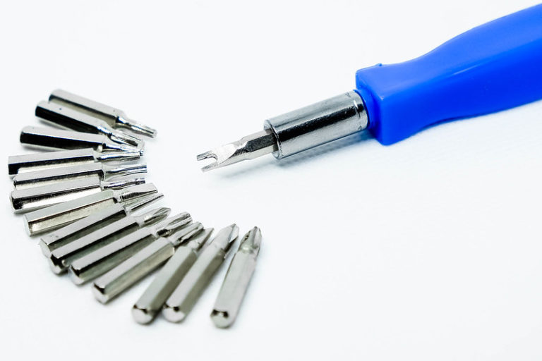 Introduction to ¿Caminas a la universidad? Introductory Spanish I