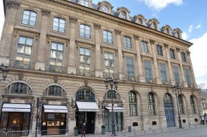 Photo of a French building.